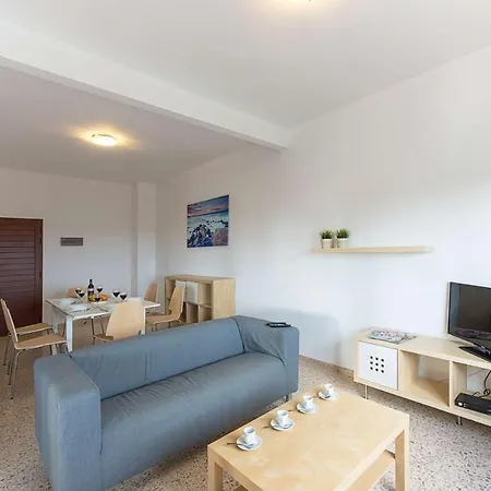 Ambar - Plusholidays *